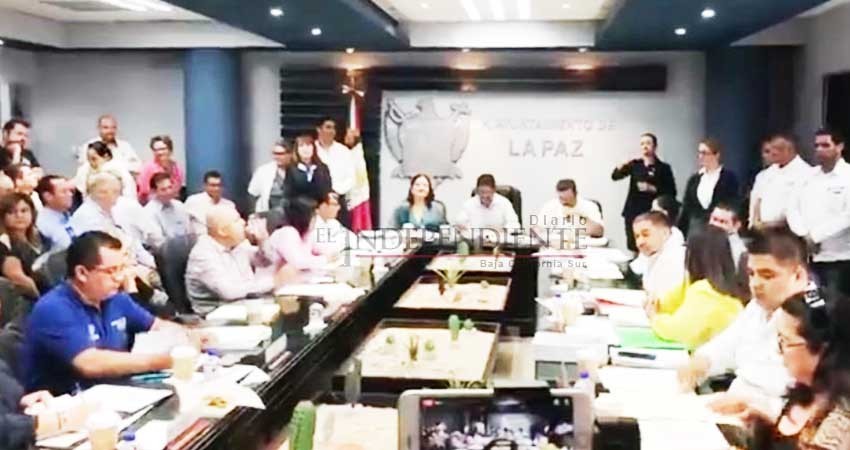 Pese a protestas de ambientalistas, aprueba cabildo de La Paz actualización al PDU