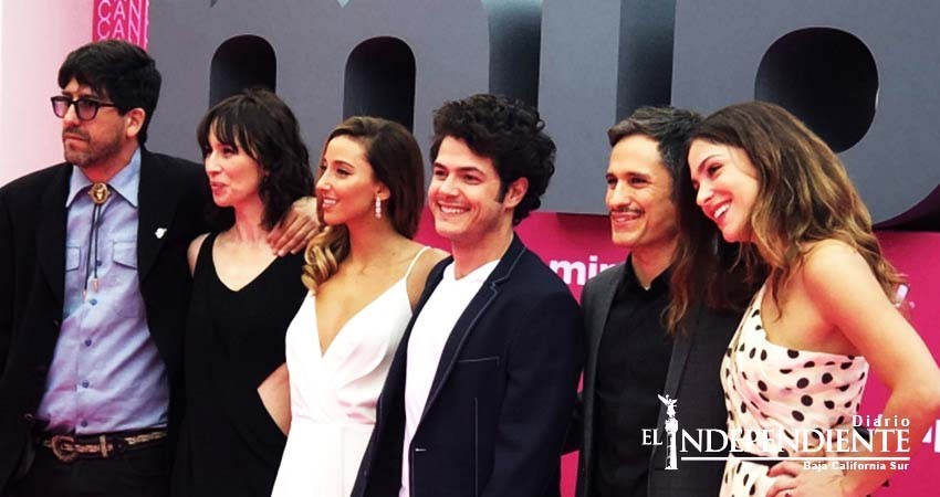 Gael García Bernal presenta en Cannes 'Aquí en la tierra'