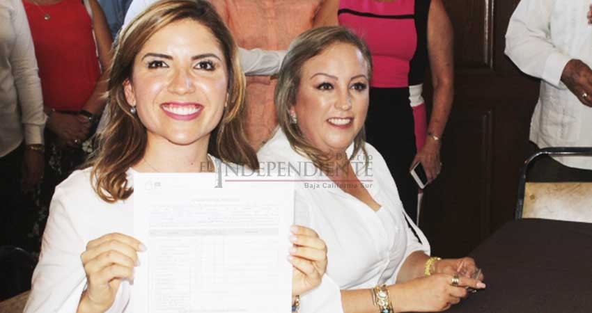 Susana Zatarain entrega requisitos para registrarse como candidata a diputada por el Distrito 1 de BCS Susana Zatarain entrega requisitos para registrarse como candidata a diputada por el Distrito 1 de BCS