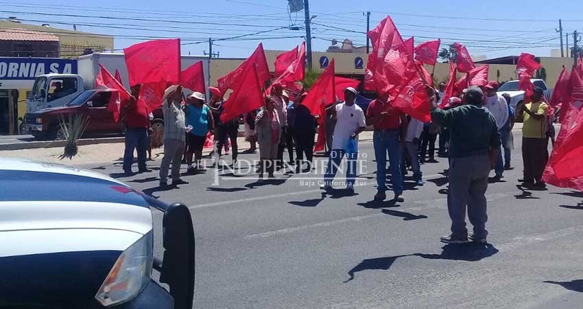 Con bloqueo a carretera, presiona Antorcha Campesina al gobierno cabeño para que responda a demandas Con bloqueo a carretera, presiona Antorcha Campesina al gobierno cabeño para que responda a demandas