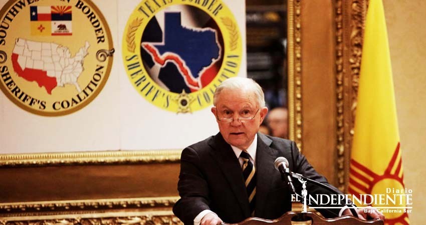 Opina Sessions que militarización fronteriza resolverá crisis Opina Sessions que militarización fronteriza resolverá crisis