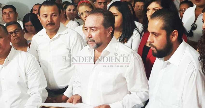 “Nos veremos las caras” le mandó decir Agundez Montaño a De la Rosa en su registro para diputado del XII distrito “Nos veremos las caras” le mandó decir Agundez Montaño a De la Rosa en su registro para diputado del XII distrito