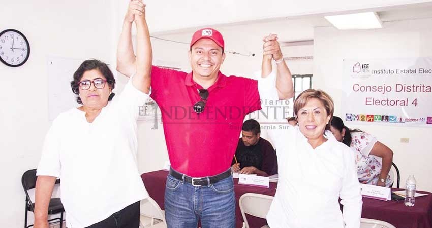 Renuncia candidata suplente del PRI a IV diputación local Renuncia candidata suplente del PRI a IV diputación local