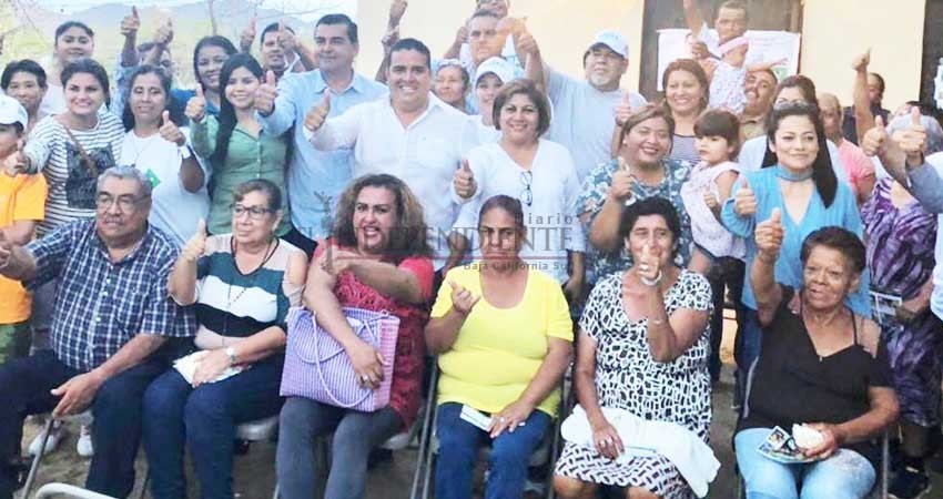 Más gente se suma al proyecto ciudadano de Alejandro Rojas Más gente se suma al proyecto ciudadano de Alejandro Rojas