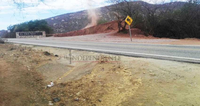 Pobladores de El Triunfo señalan que tierra con arsénico fue removida cerca de las casas Pobladores de El Triunfo señalan que tierra con arsénico fue removida cerca de las casas