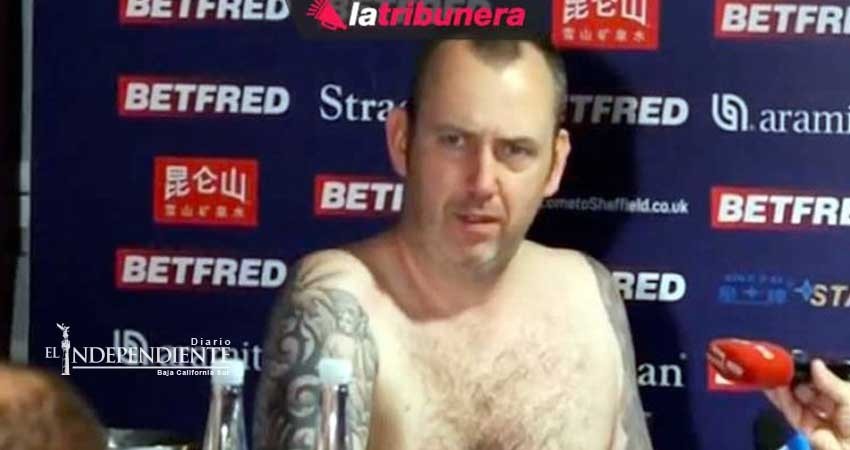 Campeón Mundial de billar ofrece conferencia del título desnudo Campeón Mundial de billar ofrece conferencia del título desnudo
