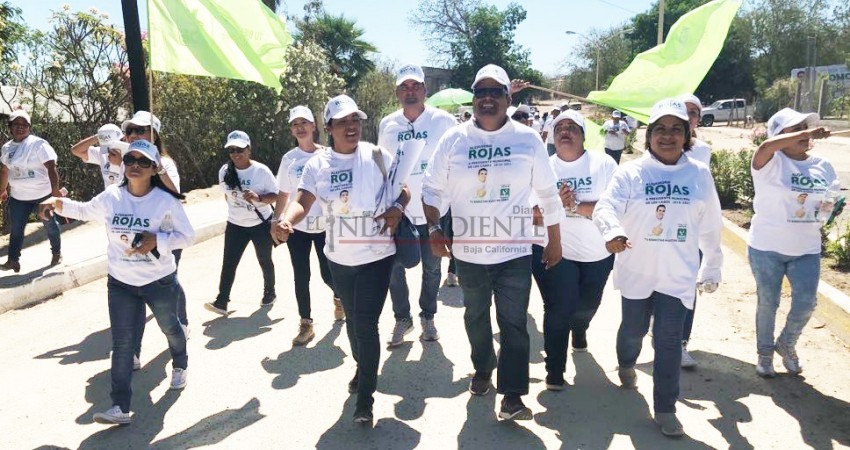 Durante caminatas y visitas de casa por casa se compromete Rojas Tirado a mejorar los servicios públicos de Los Cabos Durante caminatas y visitas de casa por casa se compromete Rojas Tirado a mejorar los servicios públicos de Los Cabos