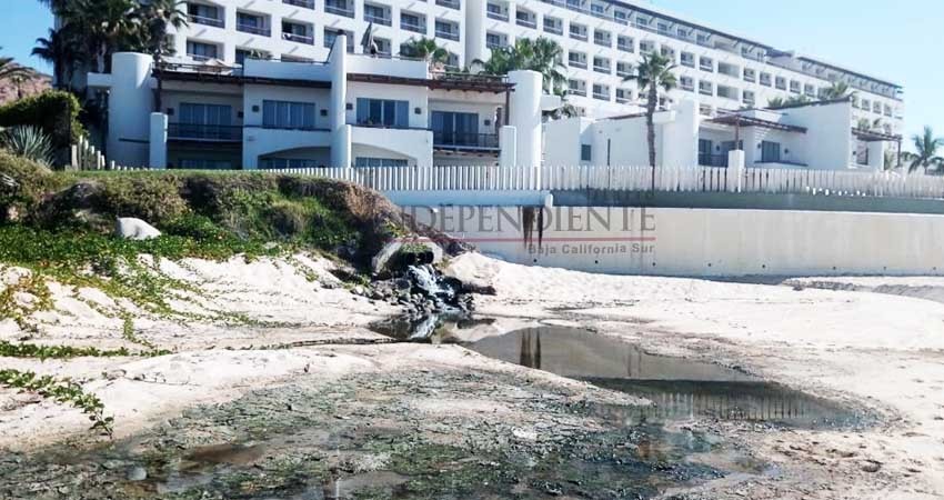 Denuncian vertimiento de aguas a la playa frente al hotel Marquis Los Cabos Denuncian vertimiento de aguas a la playa frente al hotel Marquis Los Cabos