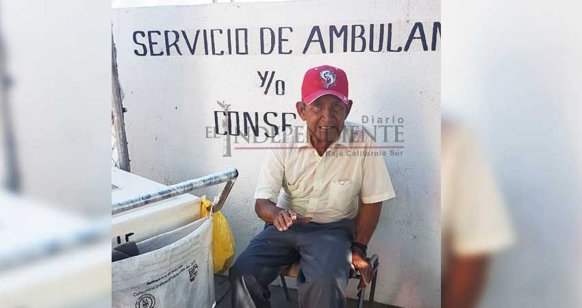 Don Carlos, más de 10 años empujando su carrito de helados y deleitando paladares Don Carlos, más de 10 años empujando su carrito de helados y deleitando paladares