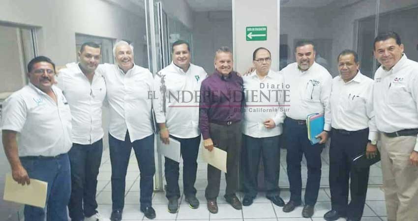 Muñoz, Puppo y Hevia ya se dicen ganadores de debate radiofónico Muñoz, Puppo y Hevia ya se dicen ganadores de debate radiofónico