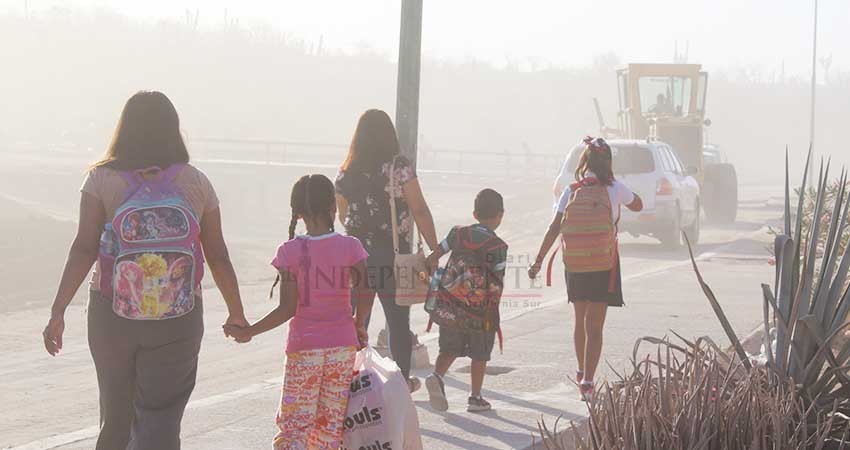 Vecinos de Chulavista viven en medio de nubes de polvo Vecinos de Chulavista viven en medio de nubes de polvo