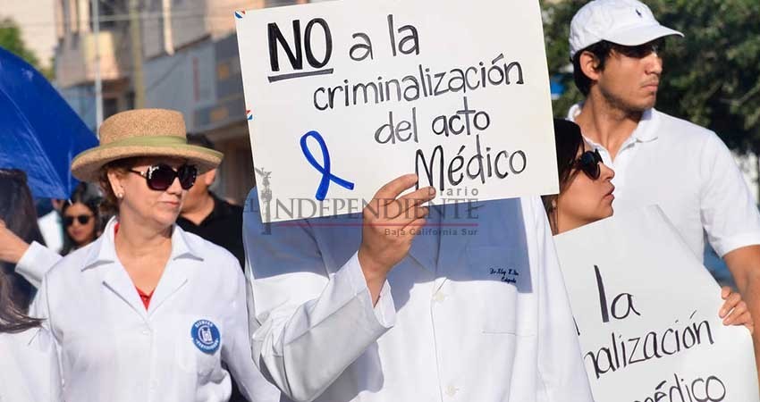 Médicos buscarán modificar el código penal de BCS para despenalizar el acto médico Médicos buscarán modificar el código penal de BCS para despenalizar el acto médico