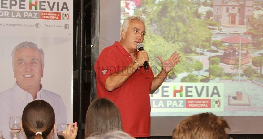 Firma Pepe Hevia compromiso de salud para La Paz Firma Pepe Hevia compromiso de salud para La Paz