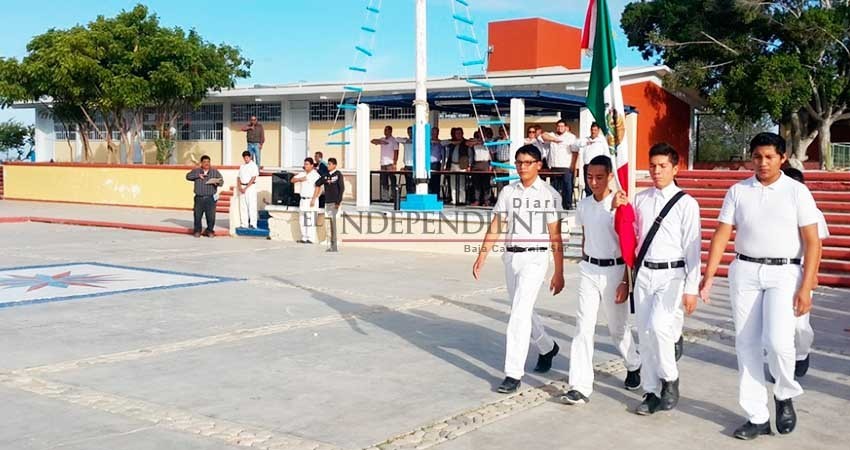Escuela pesquera de La Paz se convertirá en un bachillerato militar Escuela pesquera de La Paz se convertirá en un bachillerato militar