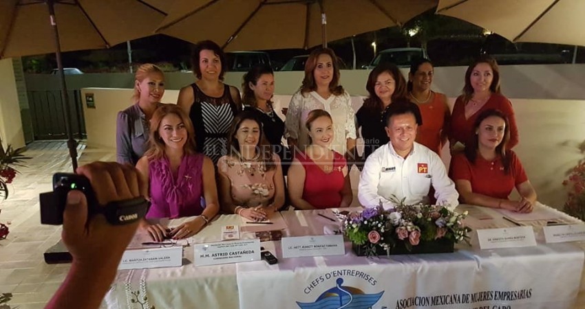 Dr. Ibarra a las mujeres empresarias de Los Cabos: “mi Gobierno no será fábrica de nuevos ricos” Dr. Ibarra a las mujeres empresarias de Los Cabos: “mi Gobierno no será fábrica de nuevos ricos”