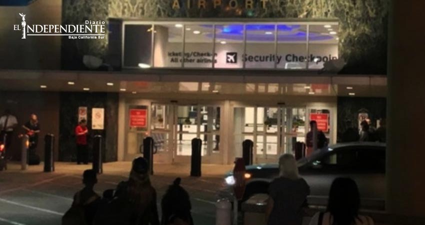 ‘Granada de juguete’ desata pánico en aeropuerto de Houston ‘Granada de juguete’ desata pánico en aeropuerto de Houston