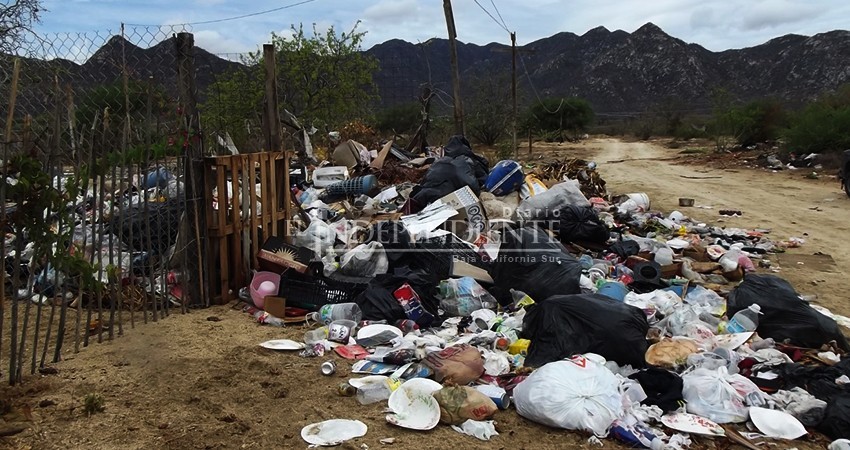 Recolección de basura en colonias populares y fraccionamiento no municipalizado se brinda conforme a las posibilidades Recolección de basura en colonias populares y fraccionamiento no municipalizado se brinda conforme a las posibilidades