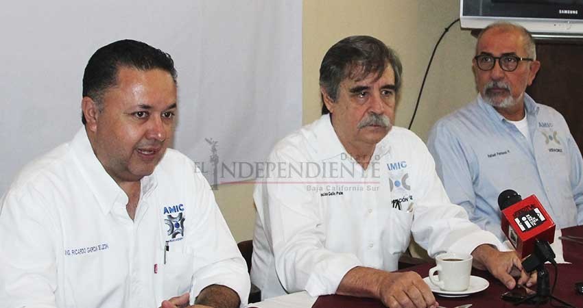 Candidato independiente se reúne con la industria de la construcción Candidato independiente se reúne con la industria de la construcción