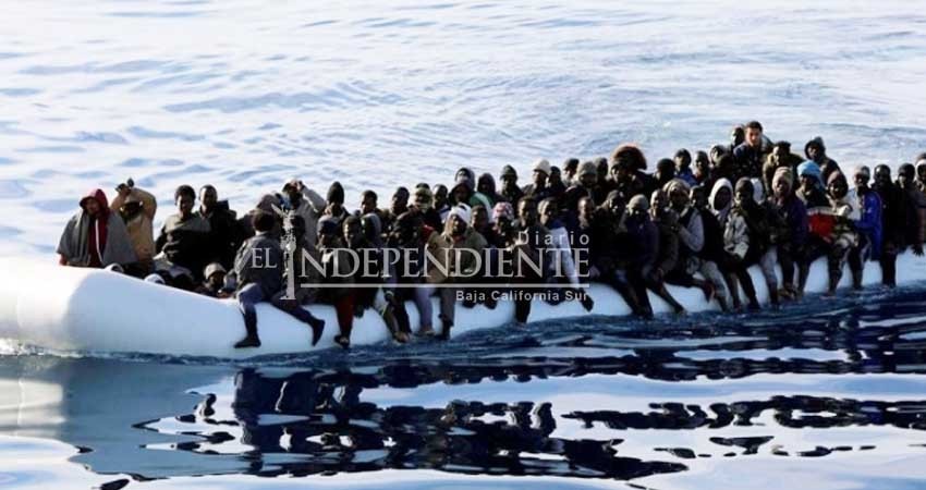 Más de 300 inmigrantes aguardan ayuda en el Mediterráneo Más de 300 inmigrantes aguardan ayuda en el Mediterráneo