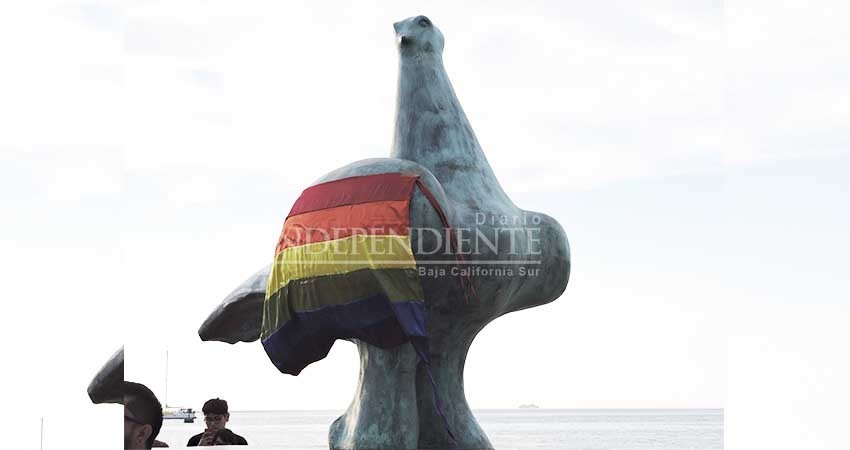 Comunidad LGBTTI de La Paz conmemora 40 años de orgullo gay Comunidad LGBTTI de La Paz conmemora 40 años de orgullo gay
