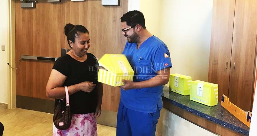 Entregan prótesis mamarias a ocho sobrevivientes de este tipo de cáncer Entregan prótesis mamarias a ocho sobrevivientes de este tipo de cáncer