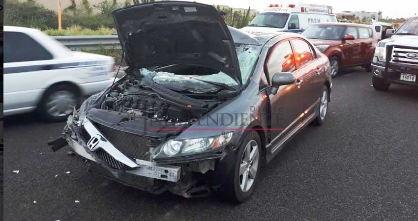 Aparatoso accidente vial en Corredor Turístico de Los Cabos Aparatoso accidente vial en Corredor Turístico de Los Cabos