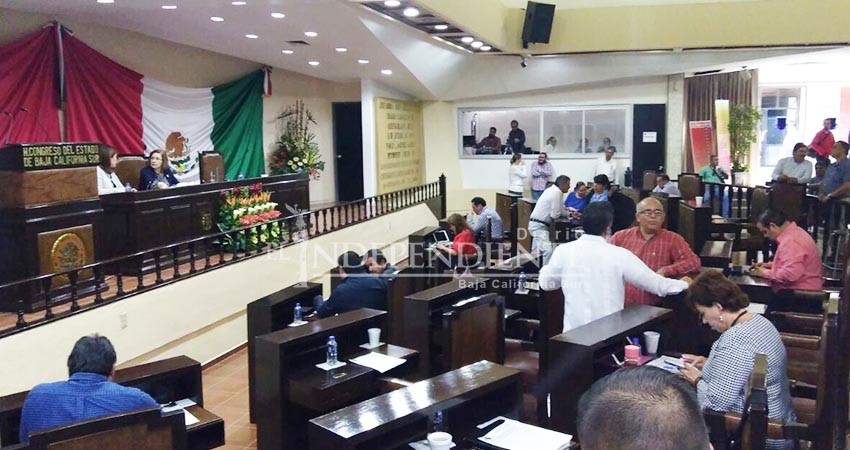Regresarían de campañas fallidas hasta 9 diputados del PAN y uno del PRI Regresarían de campañas fallidas hasta 9 diputados del PAN y uno del PRI