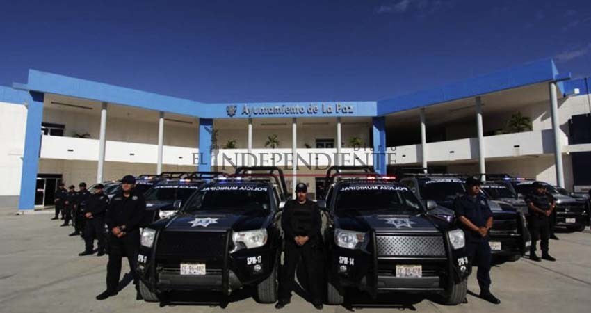 Compra Ayto de La Paz cámaras de video y gorras para policías, pero no las entrega  Compra Ayto de La Paz cámaras de video y gorras para policías, pero no las entrega