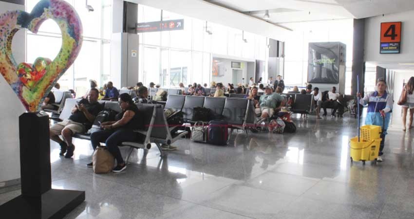 Incrementa al 14 % crecimiento en vuelos nacionales, internacionales desaceleran