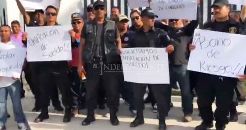 Protestan custodios del Cereso de La Paz