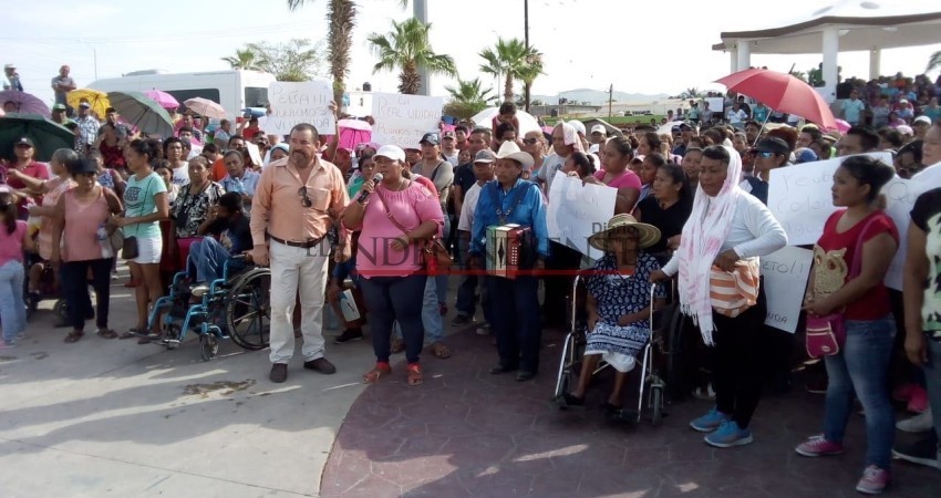 Habitantes de zonas irregulares se manifiestan en CSL Habitantes de zonas irregulares se manifiestan en CSL