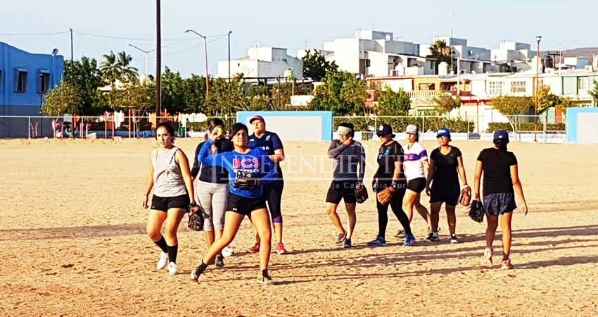 Inicia entrenamientos selección femenil de beisbol