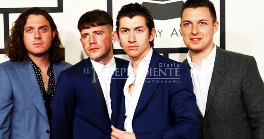 Arctic Monkeys versionan en directo a The White Stripes Arctic Monkeys versionan en directo a The White Stripes