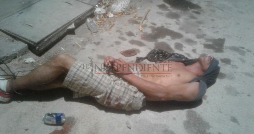 Lo amarrado y golpearon por espiar a una menor de edad Lo amarrado y golpearon por espiar a una menor de edad
