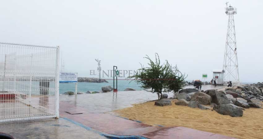 Por los efectos de “John” el crucero Carnival Splendor canceló su arribo a CSL Por los efectos de “John” el crucero Carnival Splendor canceló su arribo a CSL