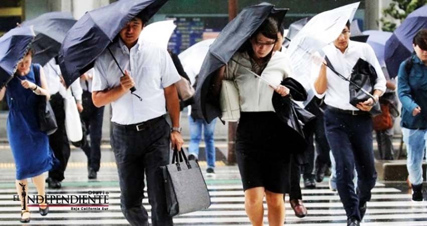 Alerta en Japón por tifón; evacuan a miles Alerta en Japón por tifón; evacuan a miles