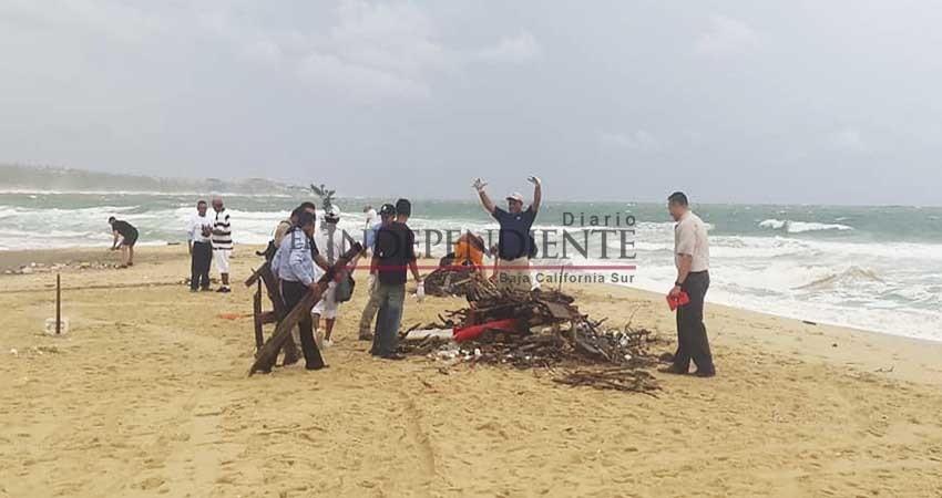 Ciudadanos limpian playas de CSL tras el paso del Huracán “John” Ciudadanos limpian playas de CSL tras el paso del Huracán “John”