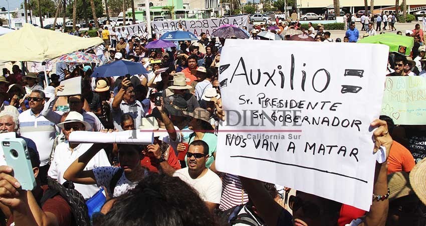 ¡No pasaran!: Manifestantes en contra de “Los Cardones” en Palacio de Gobierno