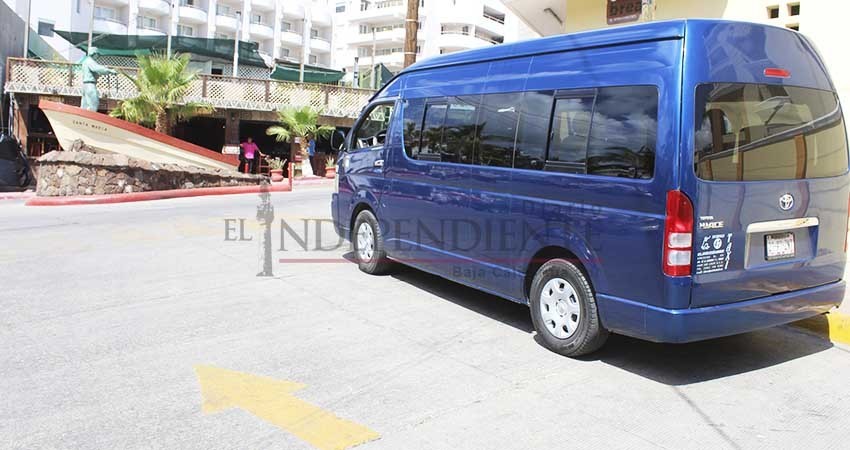 “Castigado” el servicio de taxis en Los Cabos por alto costo de combustibles “Castigado” el servicio de taxis en Los Cabos por alto costo de combustibles
