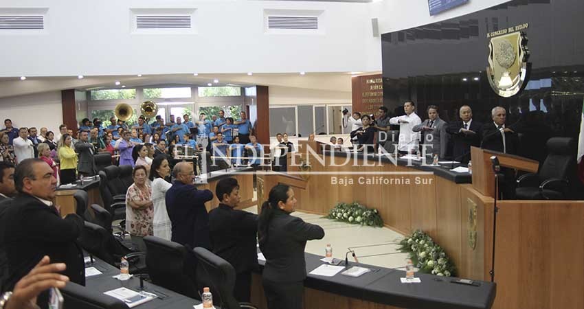 Se declaran sin partido 3 "diputados morenistas" del PES Se declaran sin partido 3 "diputados morenistas" del PES