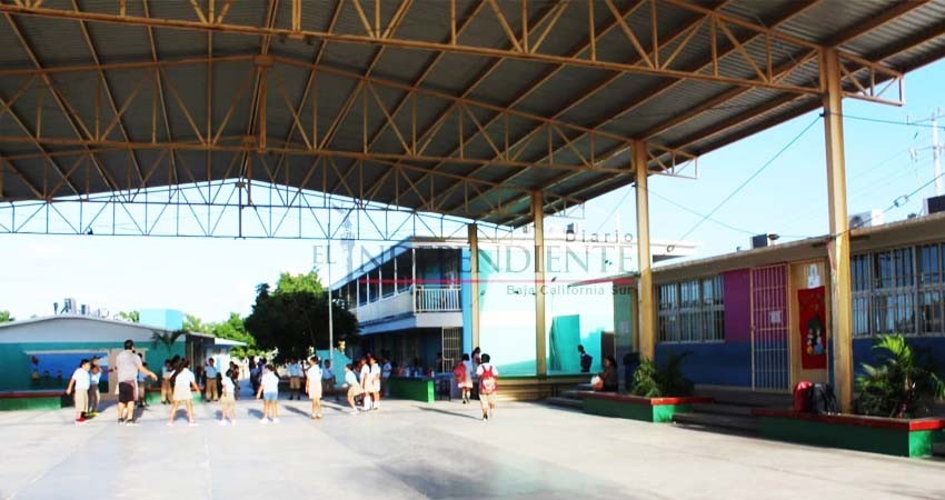 Falta de opciones para espacios educativos es un factor de deserción escolar: Padres de Familia Falta de opciones para espacios educativos es un factor de deserción escolar: Padres de Familia
