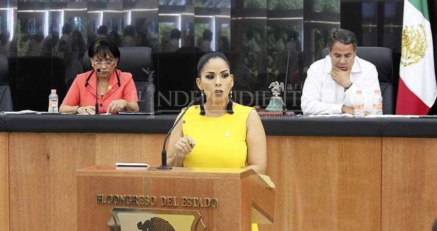 Renuncia de diputados al PES no rompe “unidad”: Perla Flores Renuncia de diputados al PES no rompe “unidad”: Perla Flores