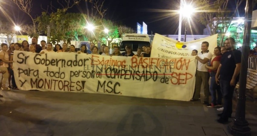 Frenan manifestación de maestros durante el 3er Informe del alcalde de Los Cabos