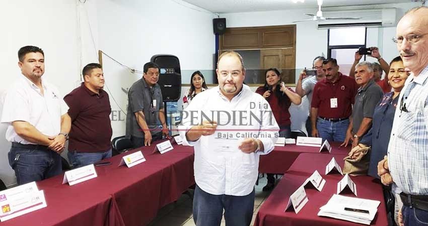 Pedro Barroso será regidor del XVI Ayuntamiento de La Paz: TEPJF Pedro Barroso será regidor del XVI Ayuntamiento de La Paz: TEPJF