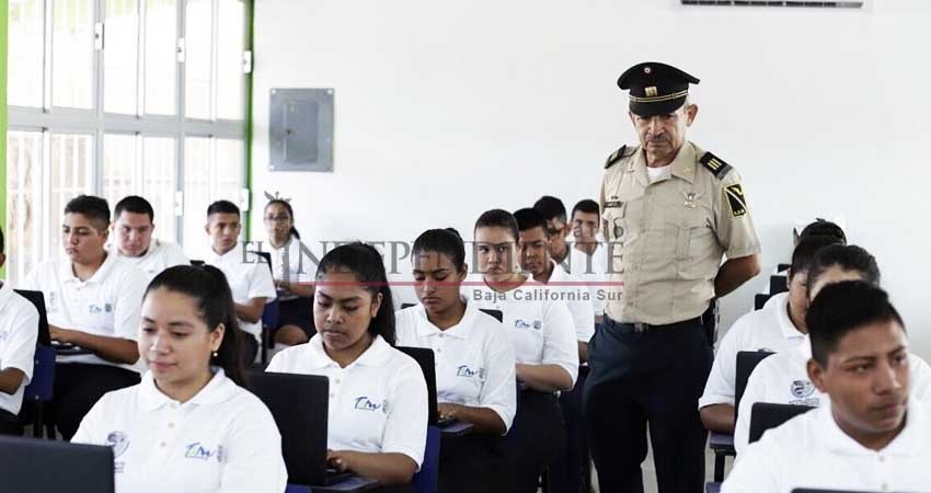 Seleccionan a 63 estudiantes para el primer bachillerato militar de BCS Seleccionan a 63 estudiantes para el primer bachillerato militar de BCS
