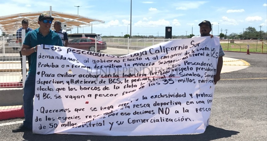 Pescadores ribereños exigen un alto a la pesca industrial en costas de BCS Pescadores ribereños exigen un alto a la pesca industrial en costas de BCS