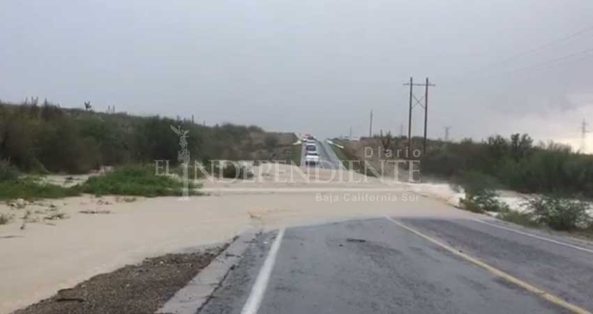 Lluvias ocasionaron cortes en tramos carreteros de BCS Lluvias ocasionaron cortes en tramos carreteros de BCS