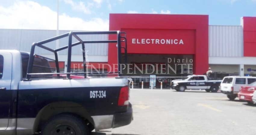 “Olvidan” arma de fuego en el baño de tienda Soriana de SJC “Olvidan” arma de fuego en el baño de tienda Soriana de SJC