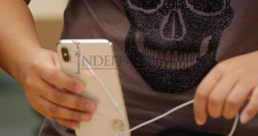 En horas, se agota el iPhone más caro en la Apple Store de México En horas, se agota el iPhone más caro en la Apple Store de México