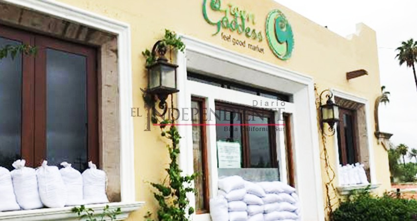 Empresaria hotelera remodela fachada para prevenir inundaciones y la clausuran Empresaria hotelera remodela fachada para prevenir inundaciones y la clausuran